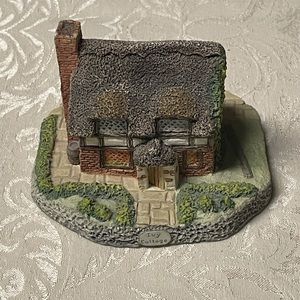 Memory lane cottage made in England “ivy cottage”